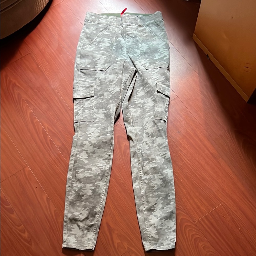 Spanx Gray Cargo Pants with Camouflage‎ Design size L